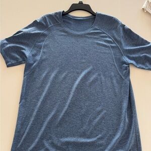 Lululemon Athletica Blue Short Sleeve Tees